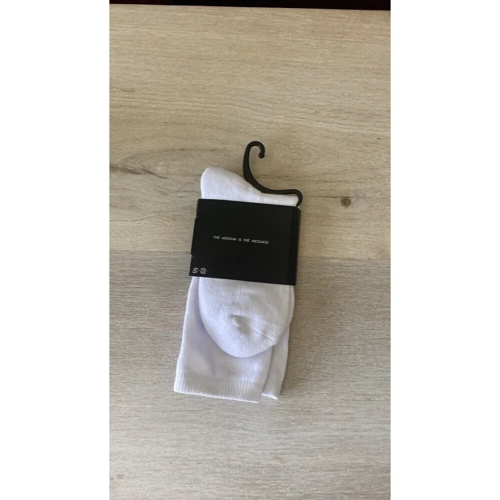 Urban OutfitterX-girl Dripping Heart Logo Crew Sock 3 pair